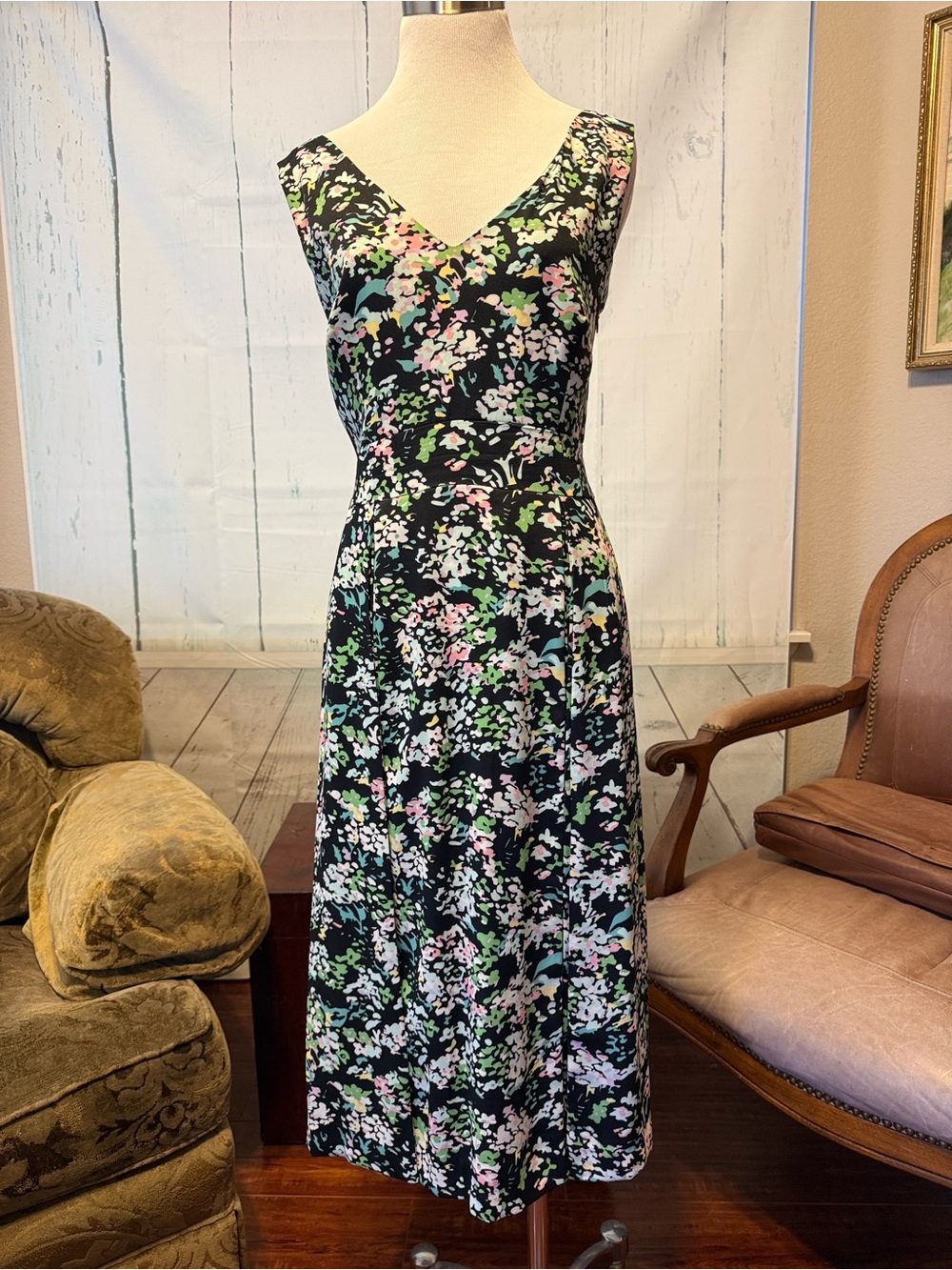 Anne Klein Floral Print V-Neck Fit and Flare Swing Dress Size 10 Like New